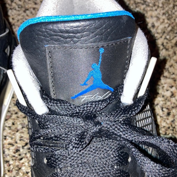Jordan 4 - Picture 2 of 7